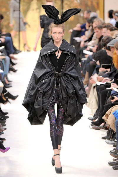 Look 50
